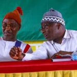 Na hun vrijlating weigeren Pereira en Dias de uitgestoken hand van de militairen