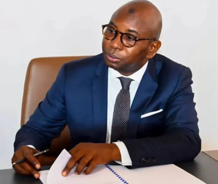 De staat belooft uitsluiting en rechtspraak voor Dakarse scholieren die vernielingen plegen