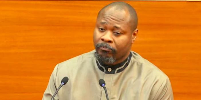 Guy Marius Sagna eist verantwoording van de regering over het beheer en de transformatie van La Poste du Sénégal