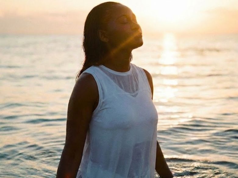 Kadia Sall regisseert Judduwaat, een korte film over geheugen en wedergeboorte