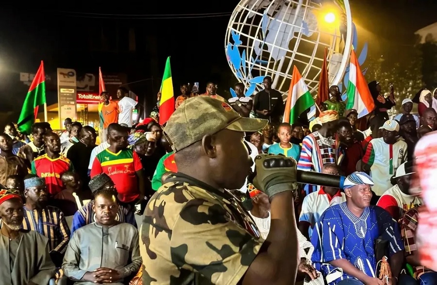 De AES veroordeelt Europese inmenging in de Bazoum-zaak