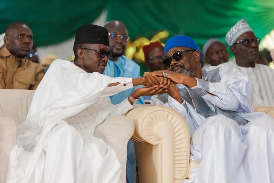 De erfenissen van Maodo, kritiek op de Tarikhas en de energiecrisis op de agenda