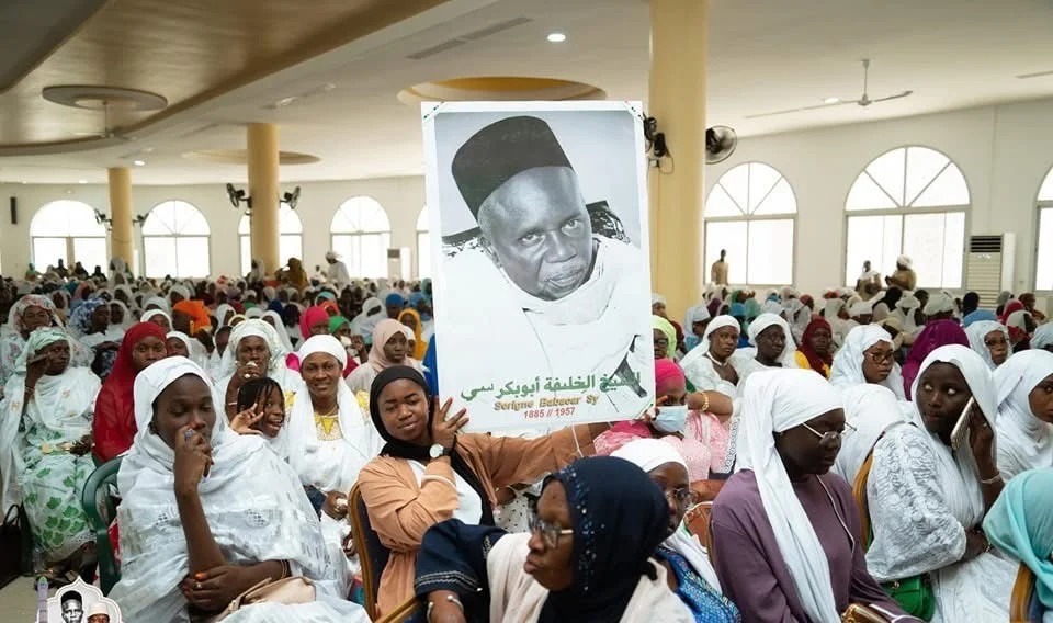 In Tivaouane versterkt de Algemene Ziarra 2026 de rol van dahiras in de Tijaniyya-beweging