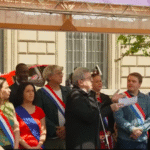 Mélenchon bekritiseert de Franse regering en roept op tot nationalisatie van Total