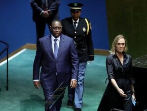 Macky Sall speelt de diplomatieke kaart tussen Beijing, Parijs en Washington