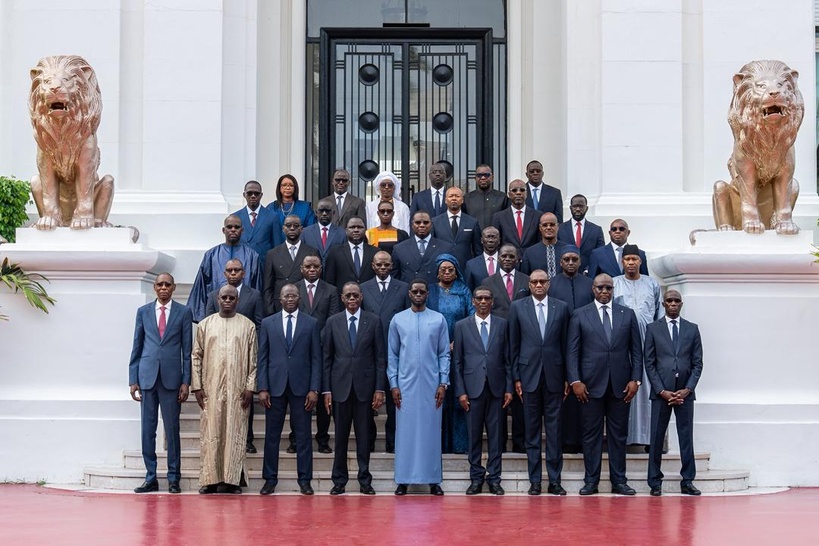 <p><strong>Translating titles for SEO</strong></p>
<p>I’m looking at how to translate "Le communiqué du Conseil des ministers" into Dutch. It comes out as "Het persbericht van de Ministerraad" or "het persbericht van de ministerraad."</p>
<p>For the date, "du mercredi 1er juillet 2026" translates to "van woensdag 1 juli 2026." Dutch formatting usually sticks to day-month-year, like "woensdag 1 juli 2026."</p>
<p>When creating an SEO-friendly title, something like "Ministerraad-persbericht van woensdag 1 juli 2026" would fit best, targeting that 50-70 character range.<strong>Creating an SEO-friendly title</strong></p>
<p>I’m working on crafting the title "Ministerraad-persbericht: Woensdag 1 juli 2026." However, the colon might make it longer than necessary for SEO.</p>
<p>Instead, a better title would be "Ministerraad-persbericht woensdag 1 juli 2026." I’ll count the characters: "Ministerraad-persbericht" is 23 characters. </p>
<p>The breakdown is: "Ministerraad" = 12, "persbericht" = 11. Adding the spaces and other components, I get a total length of about 41 characters, which is pretty good. I just want to ensure the translation keeps the right nuance.<strong>Translating for clarity</strong></p>
<p>The original phrase is "Le communiqué du Conseil des ministres du mercredi 1er juillet 2026." For a Dutch translation, I could say "Het persbericht van de Ministerraad van woensdag 1 juli 2026," but I want to optimize for SEO.</p>
<p>A crisp option is "Ministerraad-persbericht woensdag 1 juli 2026." Alternatively, "Ministerraad: persbericht van woensdag 1 juli 2026" might improve readability, although colons are often avoided in SEO titles.</p>
<p>Oh, and in Dutch, days of the week like "woensdag" should indeed be lowercase!<strong>Clarifying Dutch grammar</strong></p>
<p>Okay, so in Dutch grammar, days of the week like "woensdag" are not capitalized — they’re usually lowercase. Months, like "juli," are also lowercase, which means "woensdag 1 juli 2026" is correct.</p>
<p>I recall that weekdays aren’t capitalized in Dutch, so "Ministerraad-persbericht woensdag 1 juli 2026" looks good. The instruction points towards adapting the phrase for Dutch readers. The term should definitely be "Ministerraad," as it’s the official term for the cabinet. I've ensured the punctuation is right, so I think we’re on track!</p>
