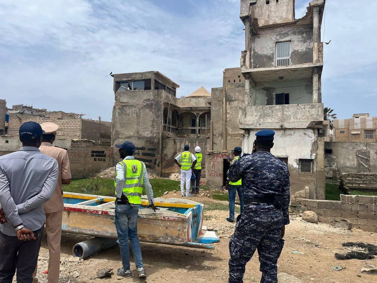 Dakar grijpt in bij gebouwen die op instorten staan