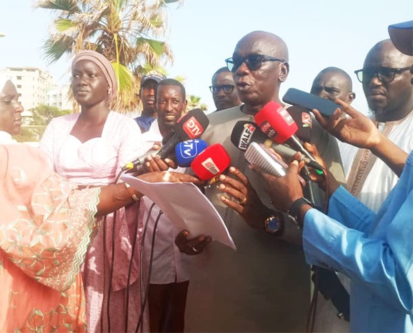 Na Roemenië eert Servië de dichter Cheikh Tidiane Gaye