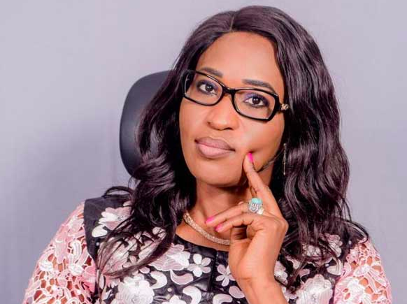 Naleving van de verkiezingskalender: Zahra Iyane Thiam ondervraagt Diomaye