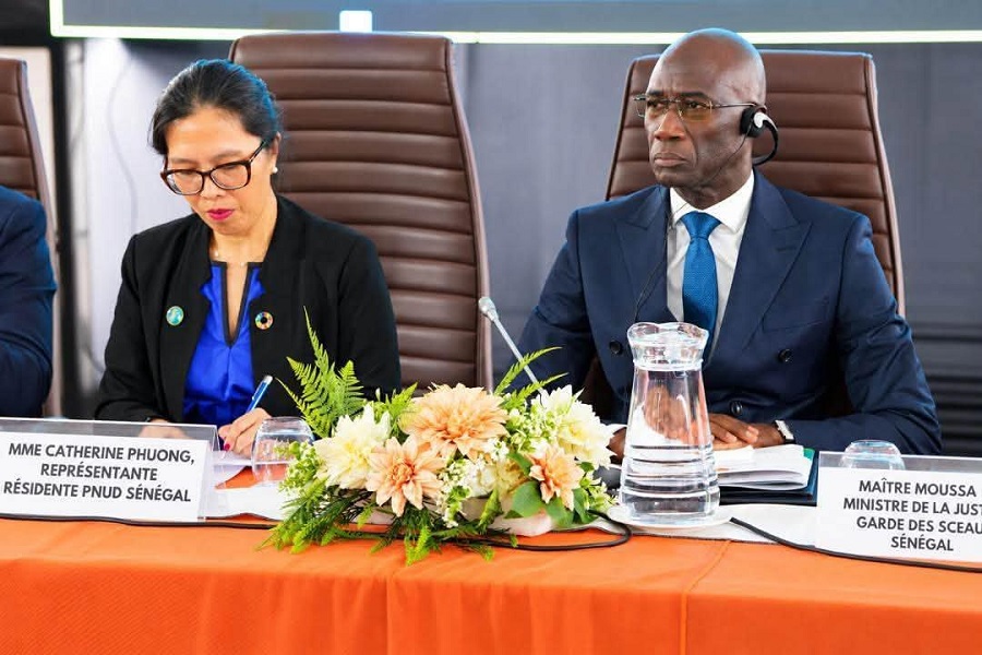 5e Dakar Forum: Bedrijven en mensenrechten, 195 miljard dollar te herstellen