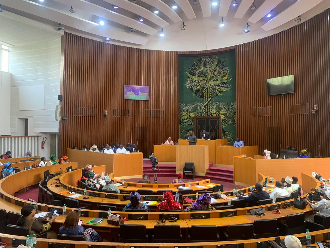 Uitputtingsoorlog tussen macht en het parlement escaleert